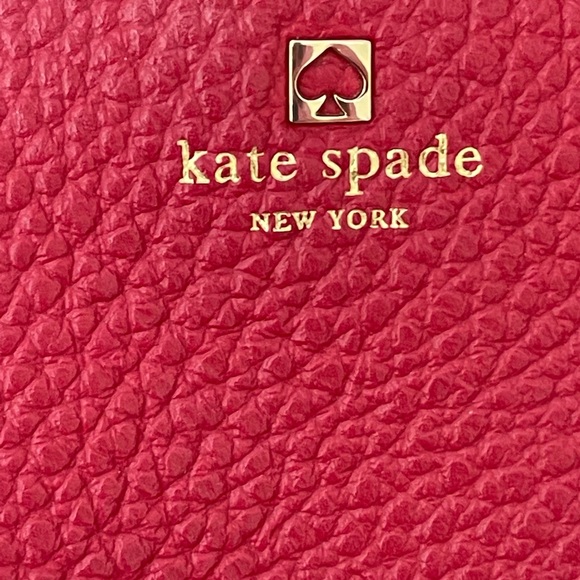 Kate Spade RED Cobble Hill Finley Pebble Leather Hobo Bag MSRP $348 Near MINT! - Picture 2 of 13